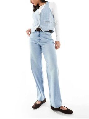 Hollister Ultra High-Rise Dad Jeans Size 8